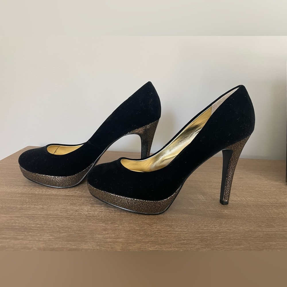 Style & Co Black and Gold Platform Heels NIB
